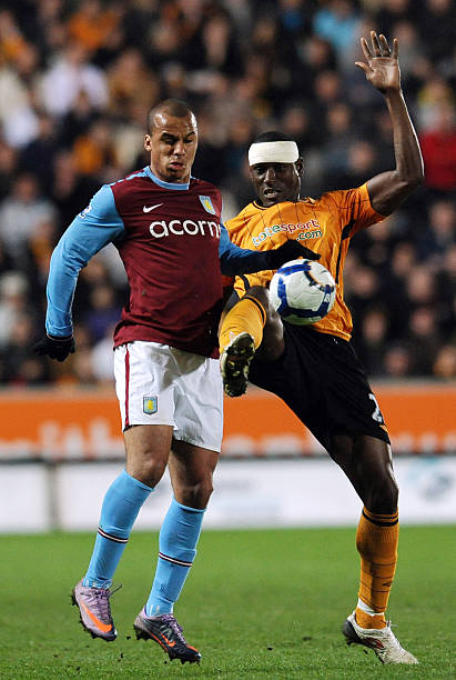 何通过在场 何通过在场