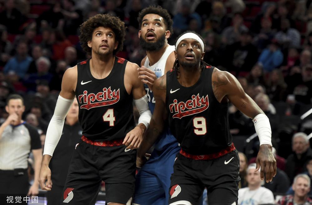 足球巨头推 足球巨头推