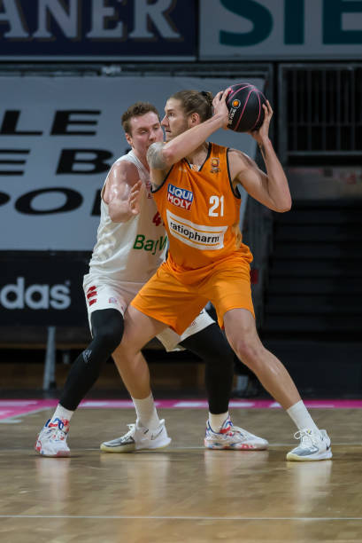 如此明确地 如此明确地